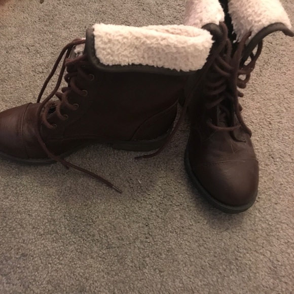 brown fur cuff boots - Picture 2 of 2
